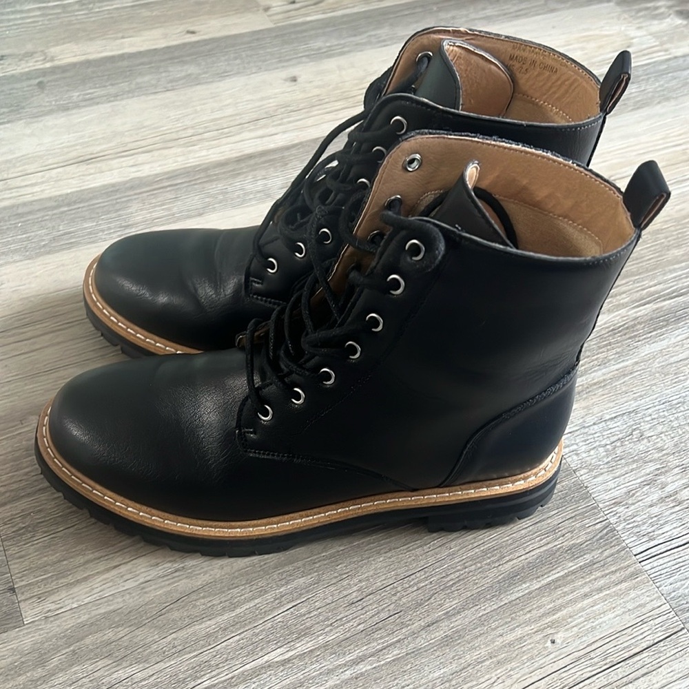 ▪️ VICI Brycen faux leather lace up boot